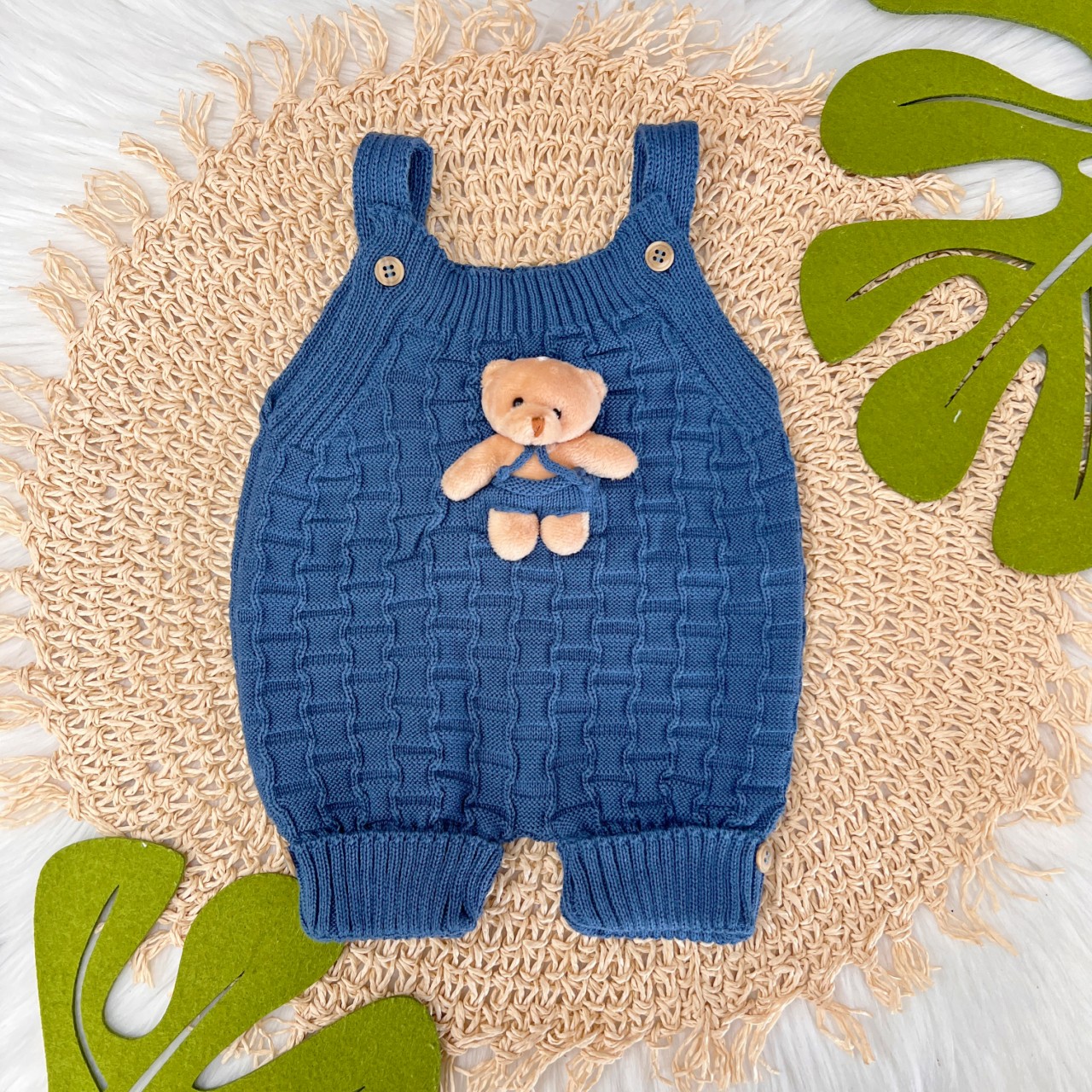 Jardineira Curta de Linha Ursinho - Azul Jeans